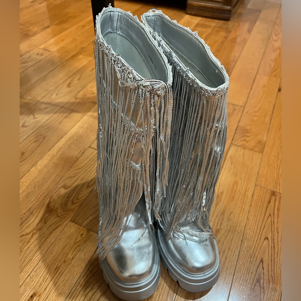 Azalea Wang Cyndra Fringe Boot - Picture 2 of 9